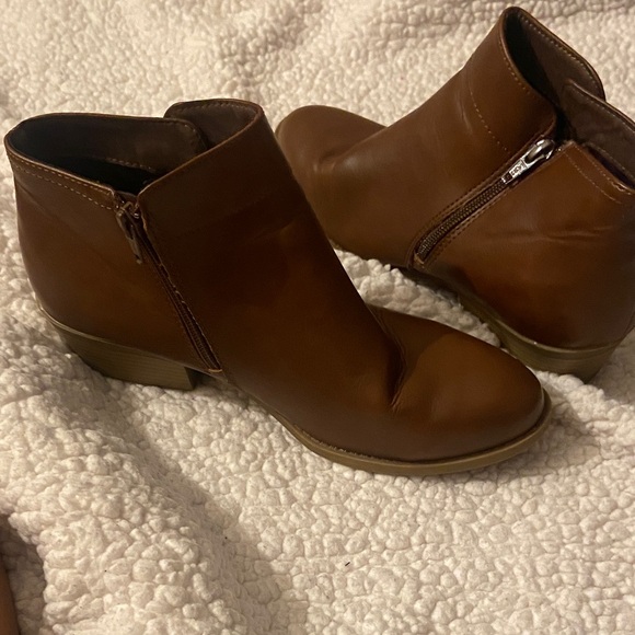 Arizona Jean Company Classic Brown Ankle Booties - Picture 5 of 7